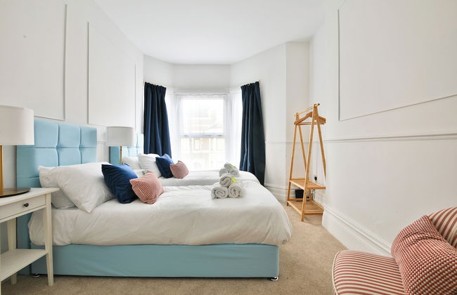 Beautifully Designed 2 Bed Apartment - Foto 5