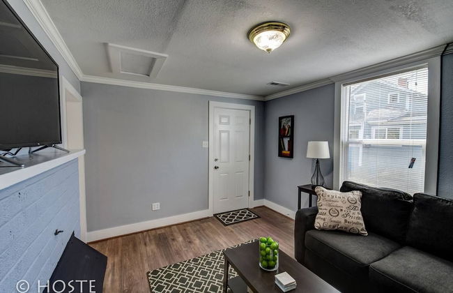 City Center Cottage Netflix, Mtns & Adventure! - Photo 14