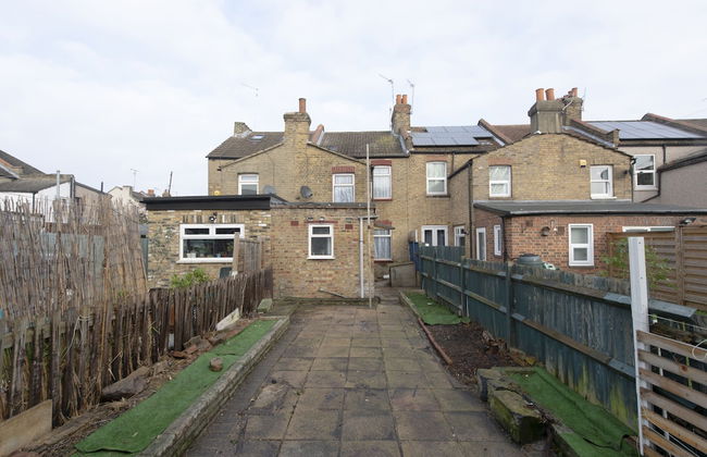 Fortified Three Bedroom Home - Foto 39