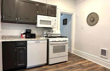 Stunning 3BR-Private Entrance-Renovated-Near City - Foto 21