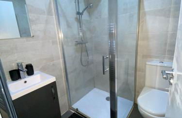 Modern 2BR Flat in London, free parking,Contractors - Foto 7