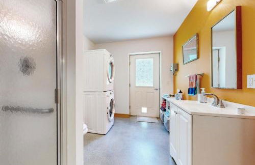 Secluded 2 BR Cottage with Private WandD, WiFi and Patio - Foto 12