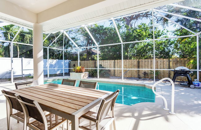 Imola: Newly Remodeled Pool Home Minutes from Vanderbilt Beach. Family-Friendly Retreat with 4 BR, 3.5 Bathrooms, and Private Screened Pool. Perfect Location Near Mercato and Naples Attractions - Foto 28
