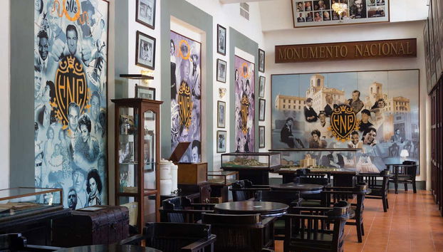 Interior del bar Salón de la Fama