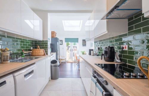 Modern 4-Bedroom Detached Home in Central Cambridge with Parking - Foto 5