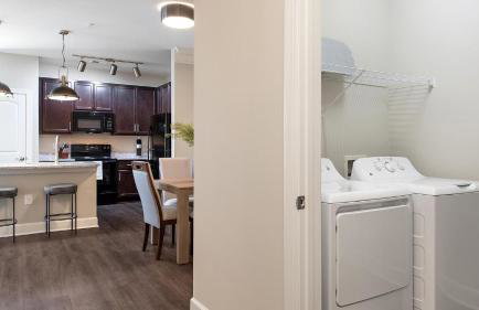 Landing Stylish 3BD Clubhouse Gym - Photo 44