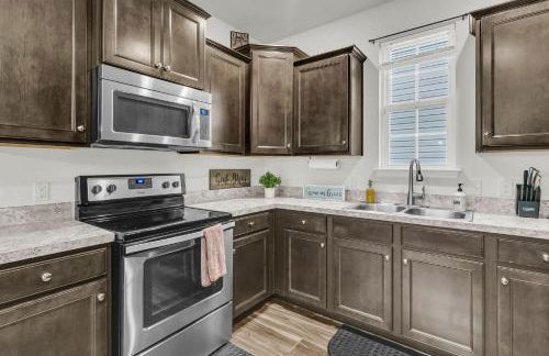 Quiet 3 Bedroom Escape in Ladson with 2 Car Garage - Foto 18