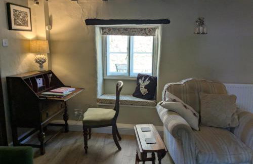 Period Thatched Cottage Towcester - Photo 52