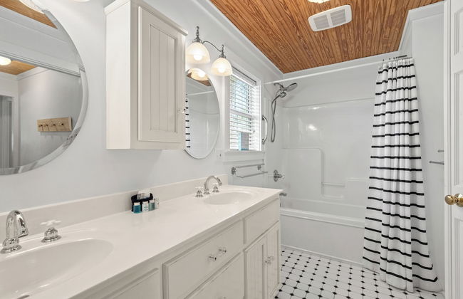 Cute Beach Cottage Steps to the Beach! Panama City Beach, FL! - Foto 17