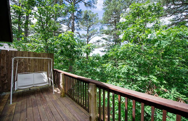 Eureka Springs Treehouses, Hobbit Caves & Castles - Photo 35