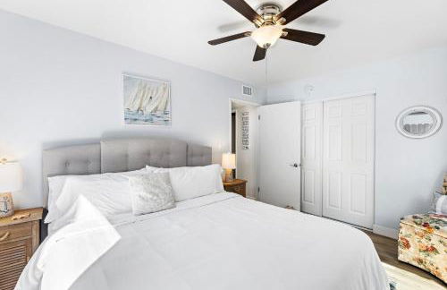 Walk on the Ocean! Wake up to Beautiful Bay Views - Photo 44