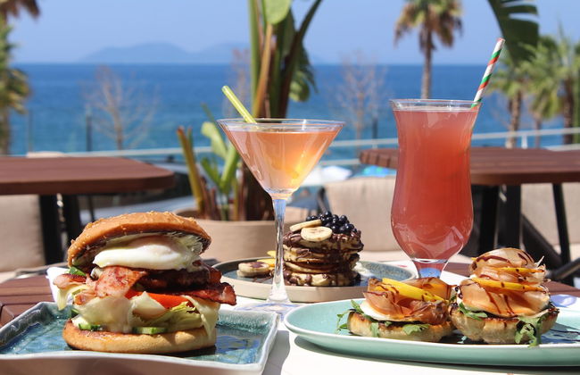 AZAR LUXURY SUITES - Photo 74