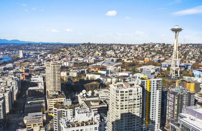 Corner Unit in the Middle of It All - Foto 21