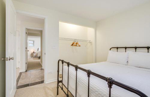 Walk to Lake Michigan Chicago Apt with Yard - Photo 18