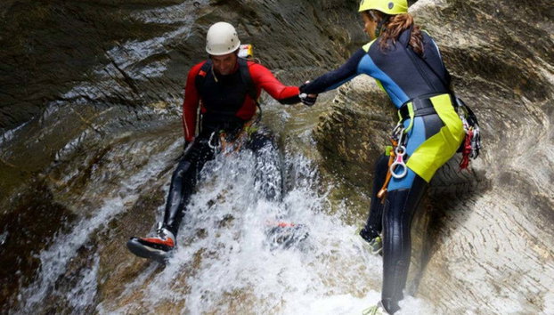 Barranquismo en el río Duratón - Foto 4, Un monitor os ayudará en todo momento