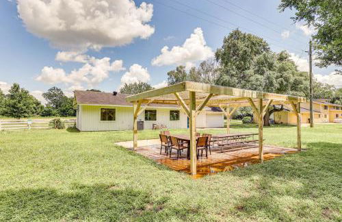 Bright Wallis Cottage with Pergola and Grill! - Foto 1