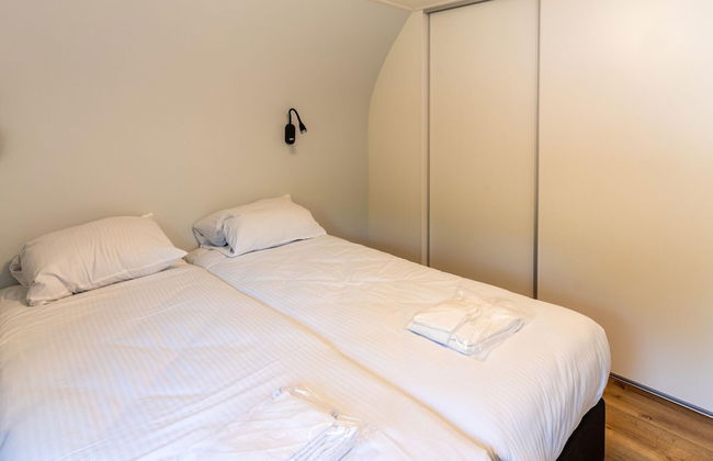 House With a Terrace on the Edge of the Forest - Photo 3