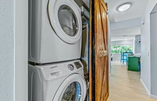 Large Upgraded, Family Friendly Condo with Garage - Foto 21