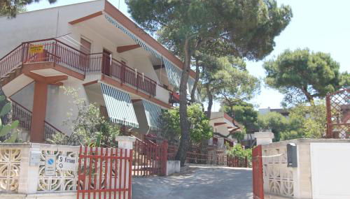 Sea cottage in pinewood - Foto 1