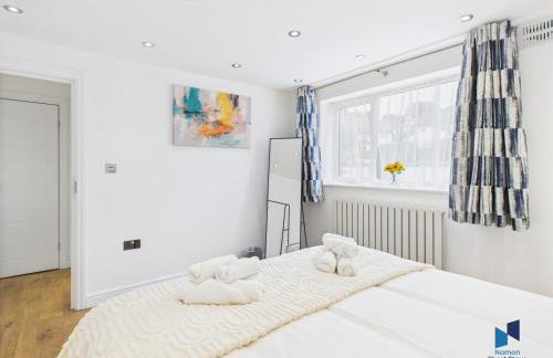 Modern 4BR House, Spacious, Garden, Free Parking - Foto 8