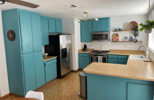 Quaint Vintage Ranch Style 4BedRoom 2Bath Sleeps 10 - Foto 6