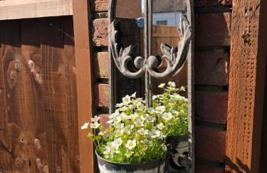 Corner Cottage - character, charm, great location. - Foto 13