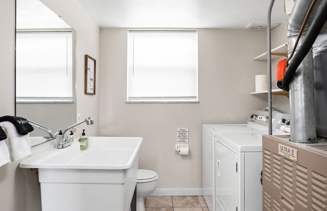 Hometown Hideaway - 4BR 2 5BA Pool Game Room - Foto 68