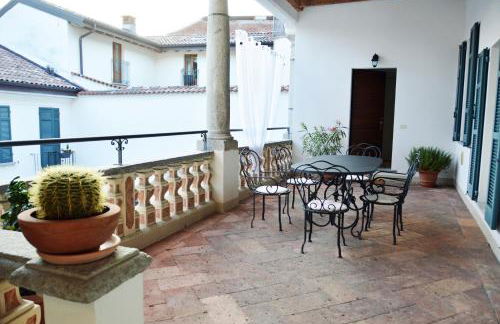 Villa Maghetti - modernized flat in historic palazzo in the center of Luino - Foto 2