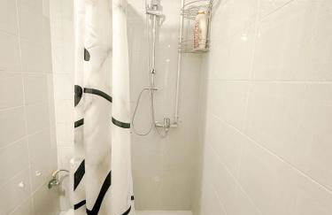 Elegant City-Center Apartment - Photo 7