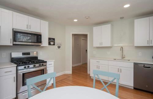 Jennifer's Cozy Apt Near Brown w In Unit Laundry - Foto 5