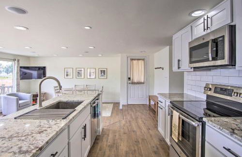 Lakefront Afton Cottage with Deck Walk to Boat Ramp - Foto 7