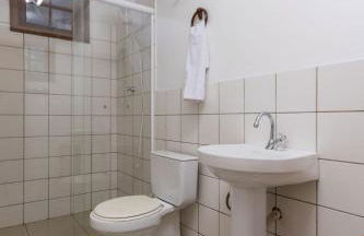 Casa espaçosa com piscina ampla e churrasqueira perto de São Paulo - Foto 56