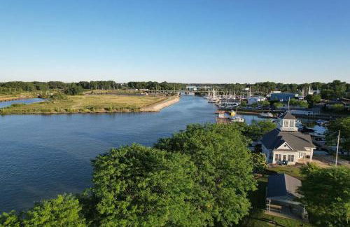 Modern Condo Central Huron Boat Basin Area - Foto 24