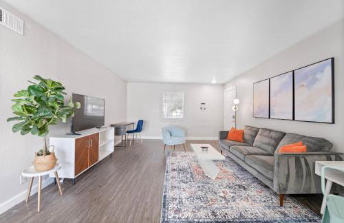 Economy King Bed Suites w Pool, Next to Downtown - Foto 63