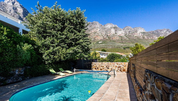 Camps Bay 4bed Home w Pool and Views Alma Marina - Foto 3, Habitación