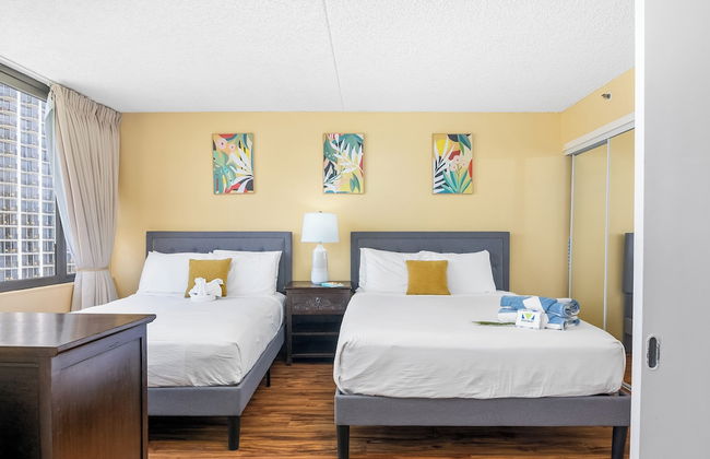 Partial Ocean View Condo with 2 Beds and Parking - Foto 58