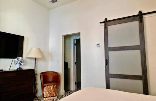 Lodges Combined Suite on the Mason Tx Square - Foto 17