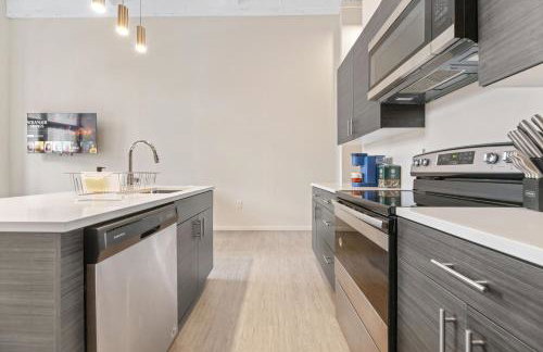 Luxury DT Condo l Playhouse Square l Fast W-Fi - Foto 11