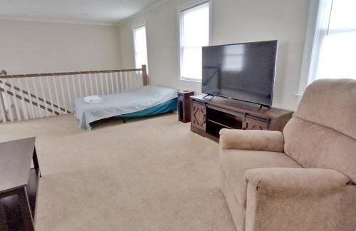 Backwoods Family Getaway! 3 Bedroom house! - Foto 19