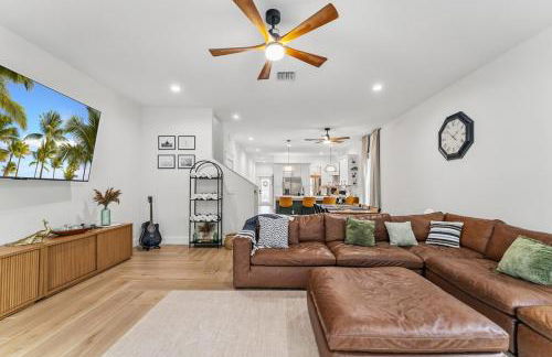 Peacock Palace Brand New Heated and Chilled Pool Golf Gym - Foto 3