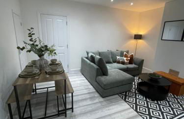 Luxury 3 Bed House - 10 min walk from Dartford Town Centre - Fully Refurbished - Photo 2