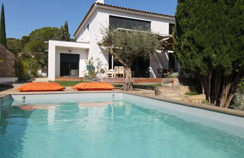 Grande Maison familiale lumineuse avec piscine - Foto 27