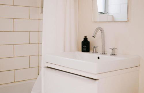 Top 1 Rated 4BR Lincoln Park House - King Bed - Photo 45