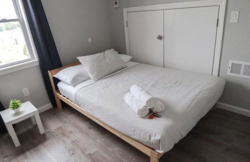 8BR 4BA Home Near NYC -Sleeps 16 - Foto 20