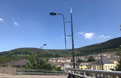 Tranquil Welsh Mountain Gem, Abertillery, Wales - Foto 64