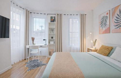 Warm and Welcoming 2BR in Upper East Side - Photo 1