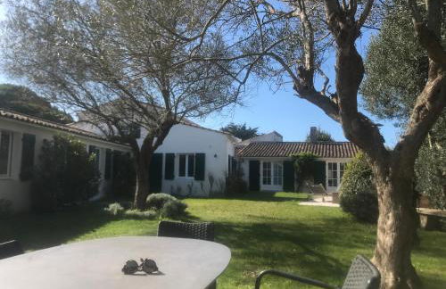 Beautiful villa 4BR with jacuzzi near the beach - Foto 23