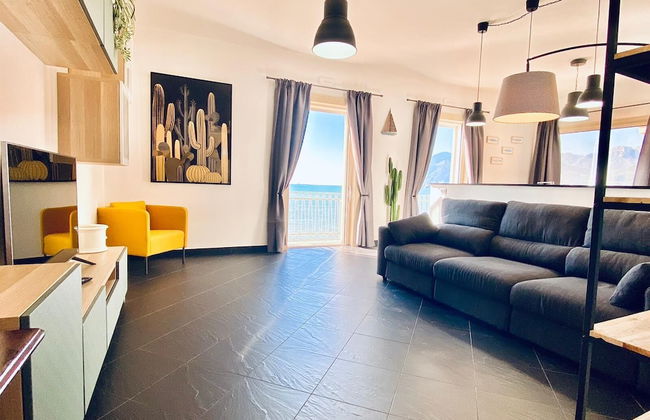 Sea View Apartment with balcony - Photo 2