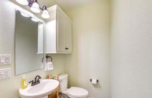 Canal-Front Coastal Getaway in Gilchrist with Deck - Foto 22