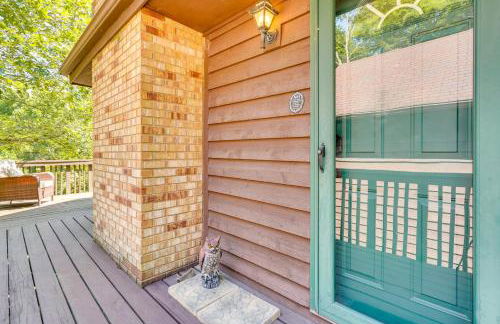 Cabin with Deck about 3 Mi to Apple Valley Lake! - Photo 22